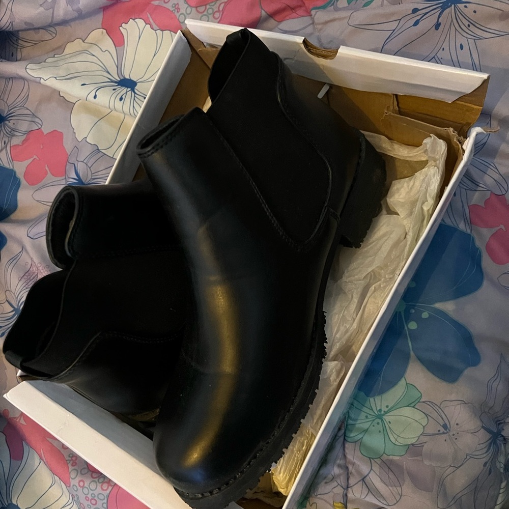 Laforst slip resistant boots